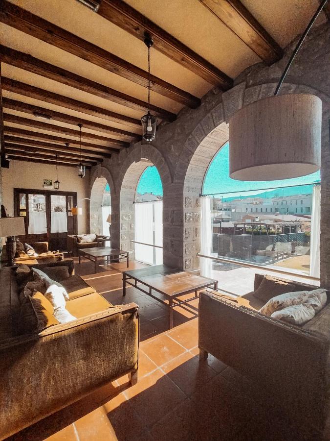 Posada Real Restaurante El Linar Del Zaire Burgohondo Luaran gambar